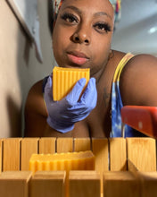 Load image into Gallery viewer, Turmeric & Honey