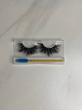 Load image into Gallery viewer, 18mm lashes on a strip with a spoolie brush
